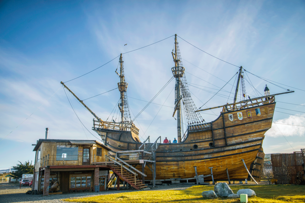 City Tour & Visit to Nao Victoria