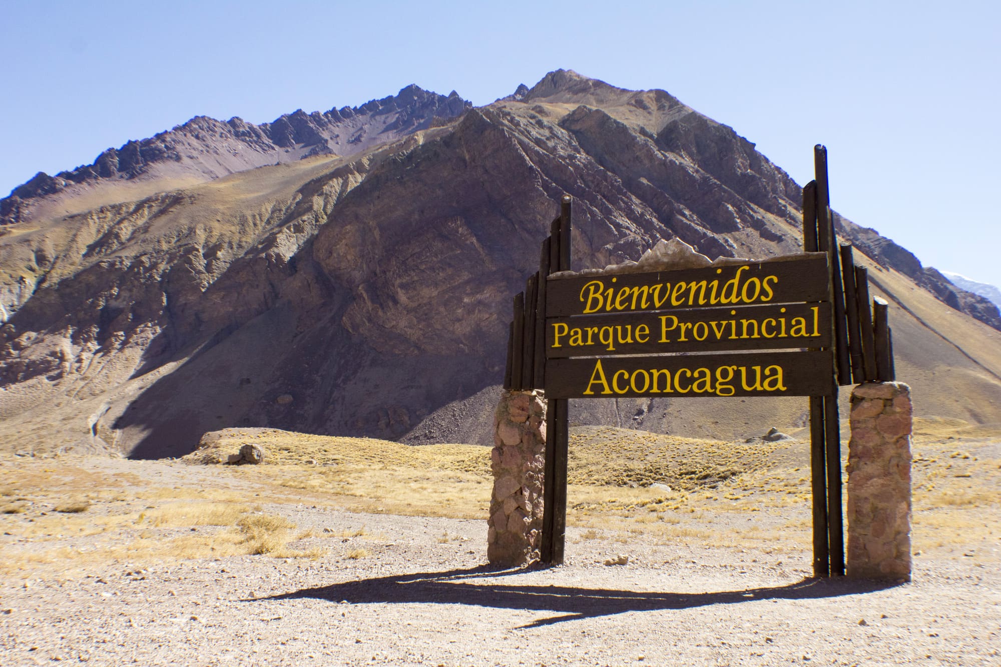 Los Andes y Trekking a la Quebrada del Durazno (Mirador del Aconcagua)