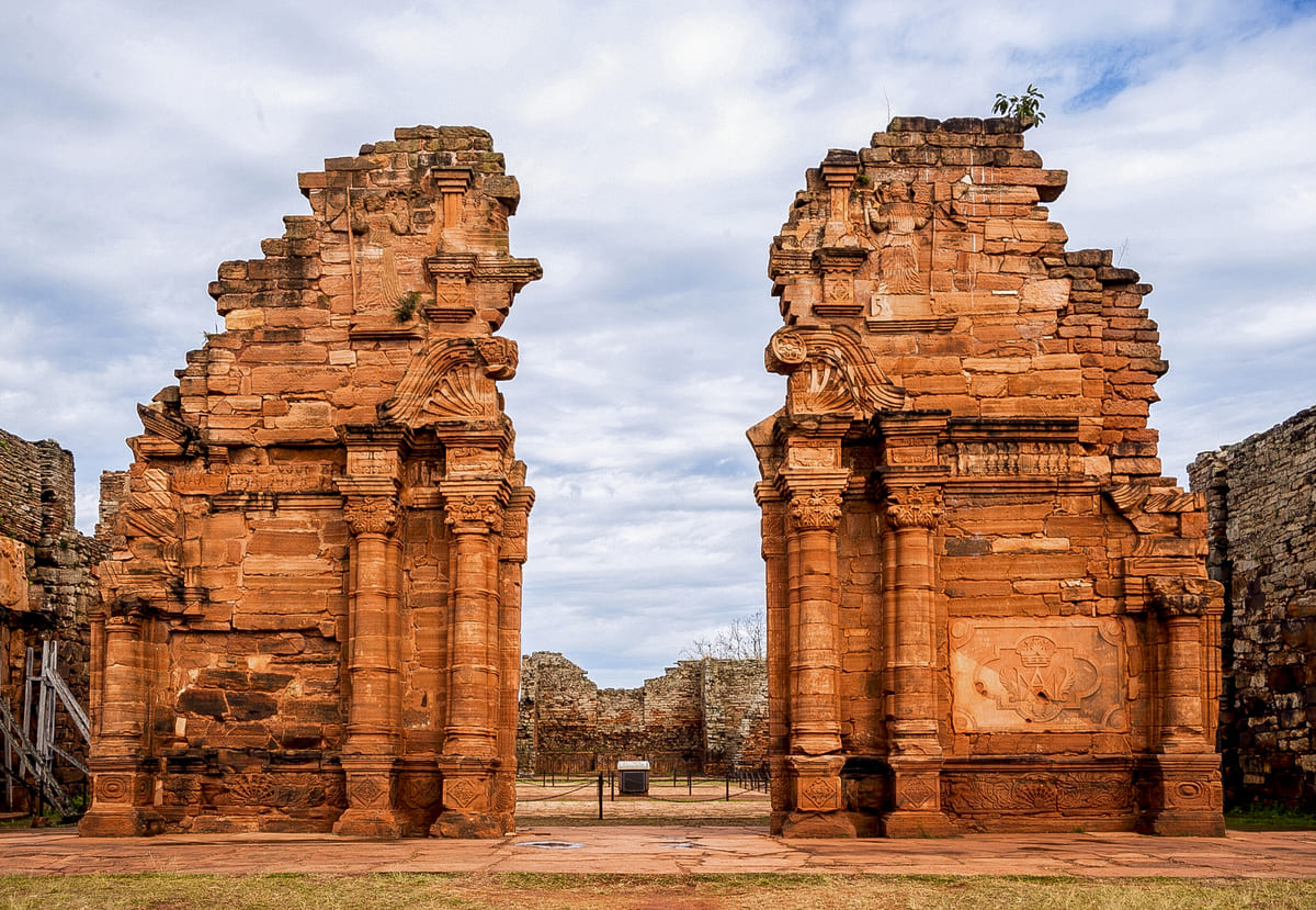 What are the historical places in Argentina?